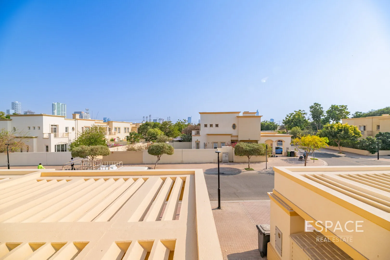 PropertiesGalleryCamera