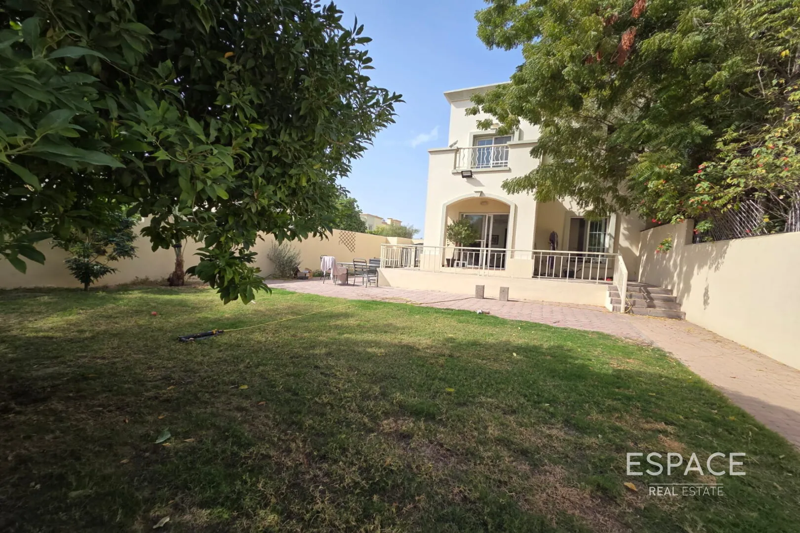 PropertiesGalleryCamera